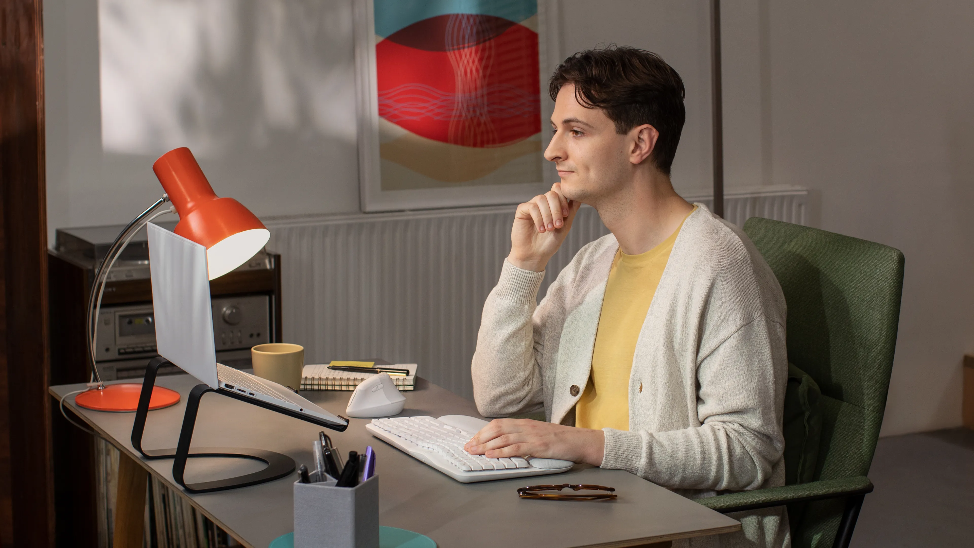 Logitech Wave Keys tr&aring;dl&ouml;st ergonomiskt tangentbord, vit