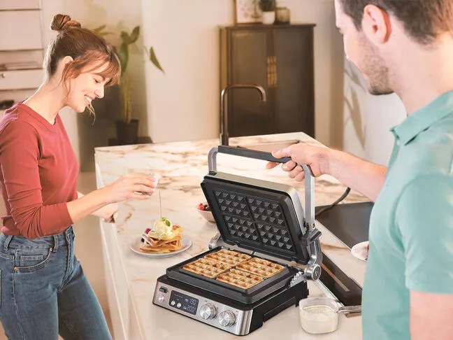 Braun MultiGrill 7 CG 7044 Contact Grill, 2000 W, Black/Stainless Steel