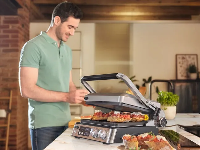Braun MultiGrill 7 CG 7044 Contact Grill, 2000 W, Black/Stainless Steel