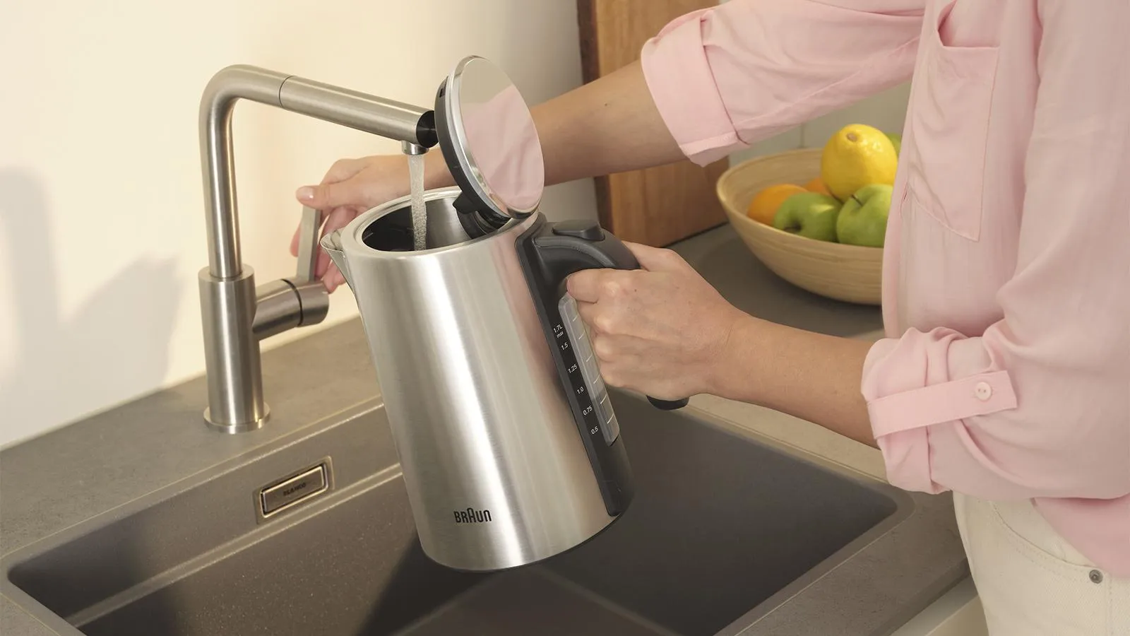 Braun Identity Collection WK 5205 vattenkokare, 1,7 l, 2200 W, svart/rostfritt st&aring;l