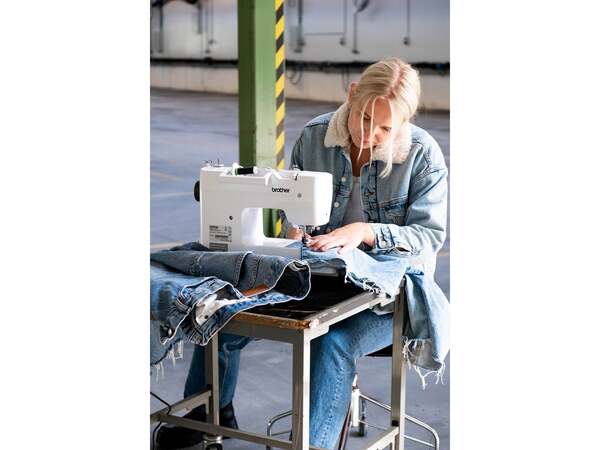 Brother HF53ZW1 Strong &amp; Tough Mechanical Sewing Machine