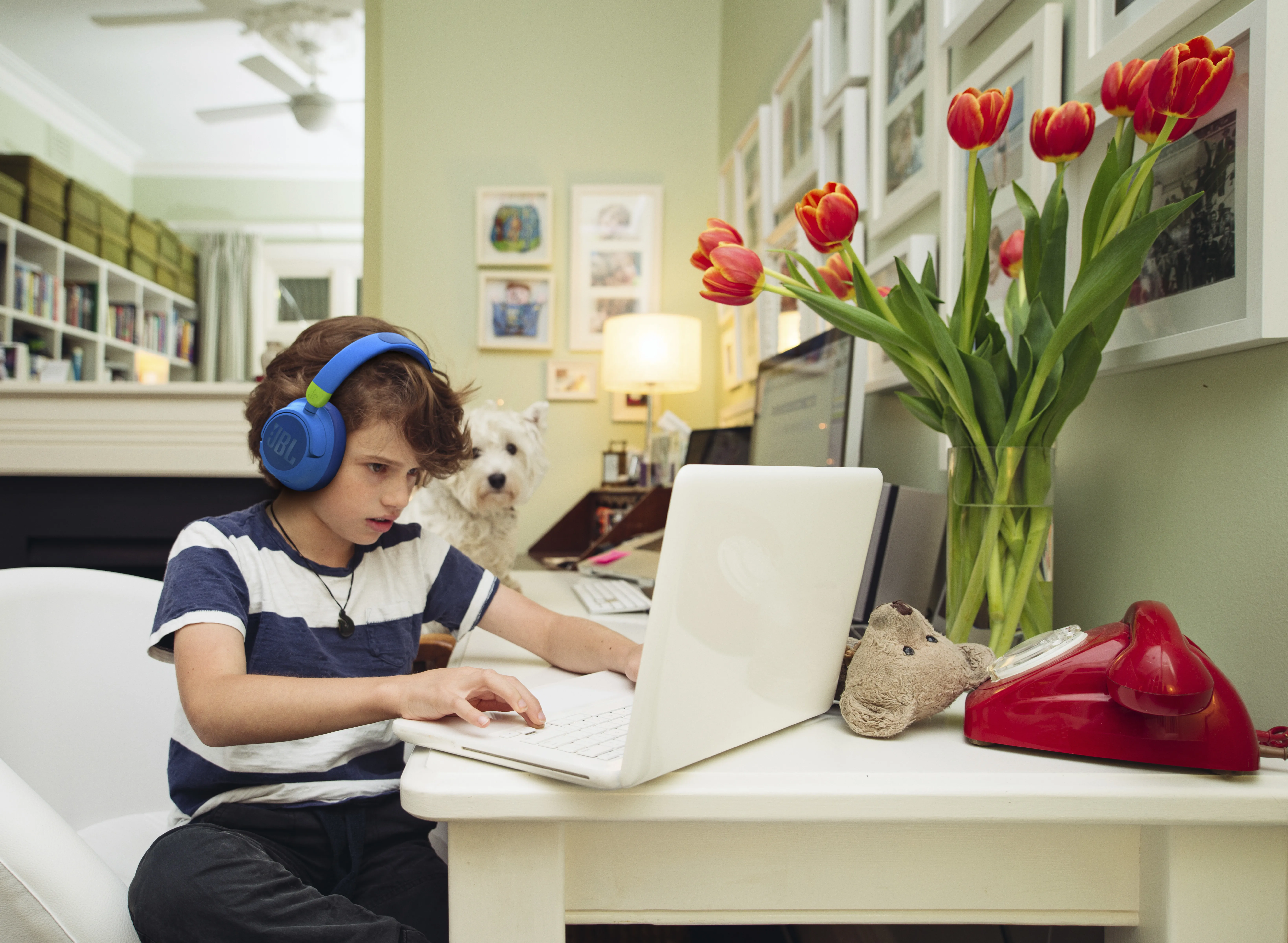 JBL JR460 Kids NC - tr&aring;dl&ouml;s h&ouml;rlurar, Rosa
