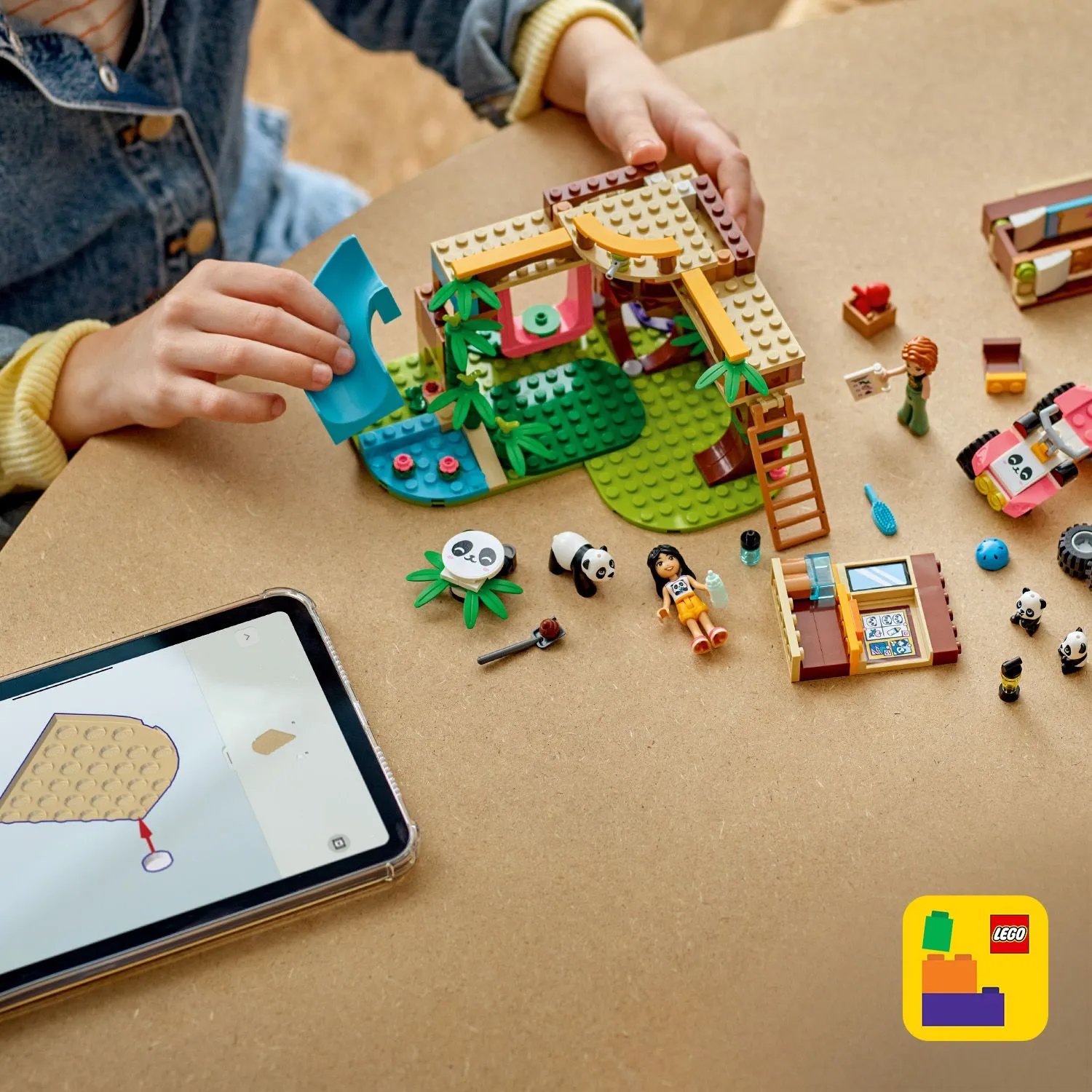 LEGO Friends Panda V&aring;rdstation 42648