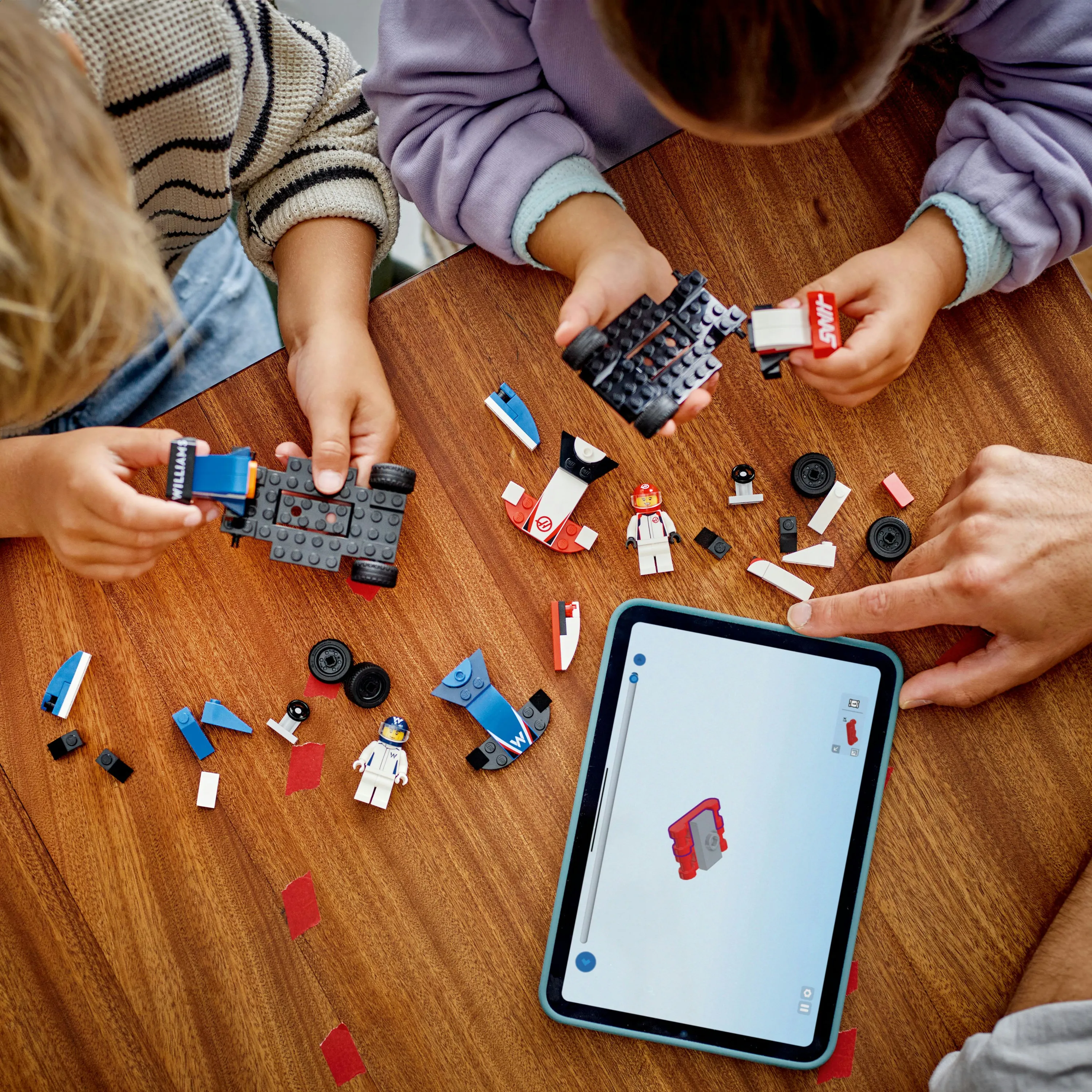 LEGO City F1-kilpa-autot Williams Racing ja Haas F1 60464