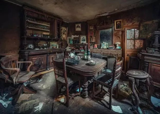 Ravensburger Lost Places Edition Bizarre Meal - puzzle, 1000 pcs