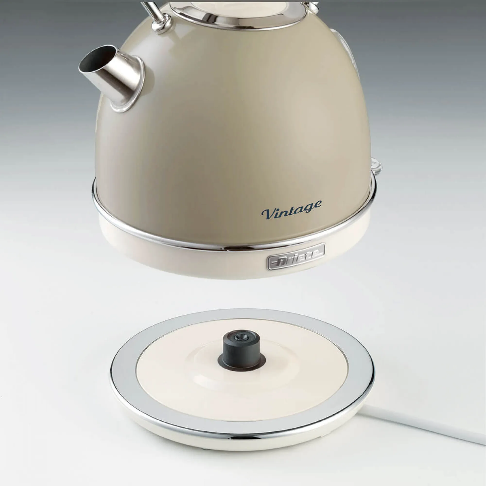 Ariete Vintage Kettle Beige, Round (Beige, 2,000 Watt, 1.7 Liters)