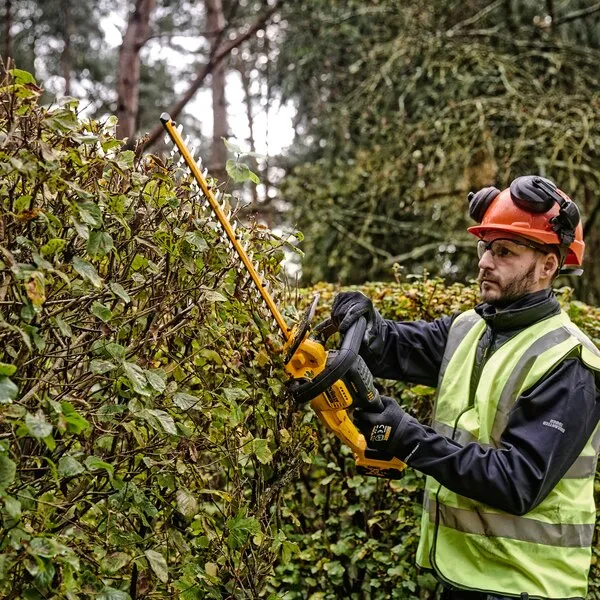 DeWALT DCMHT563N - Hedge trimmer