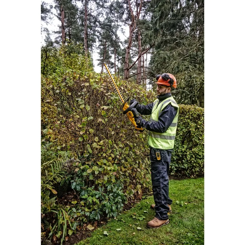 DeWALT DCMHT563N - Hedge trimmer