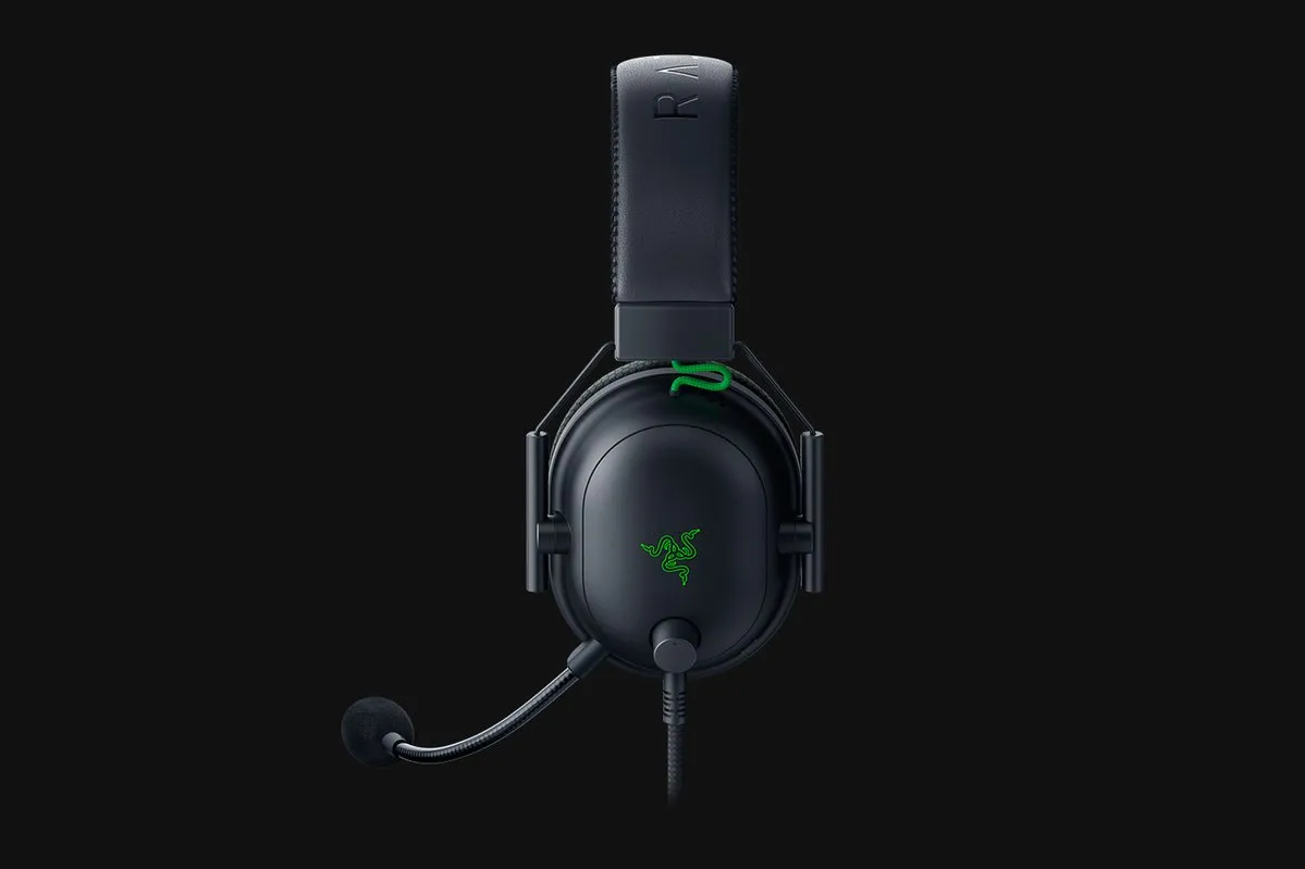 Razer Blackshark V2 + USB Mic Enhancer - gaming headset, black