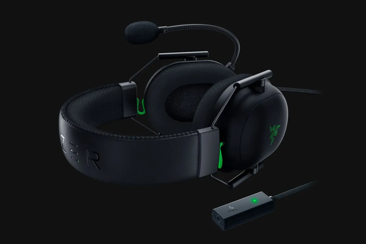 Razer Blackshark V2 + USB Mic Enhancer - gaming headset, black