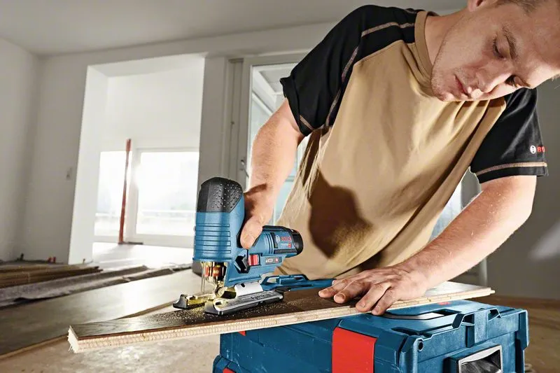 Bosch cordless jigsaw GST 12V-70 Professional, 12 volts (blue / black, L-BOXX, 2x Li-ion batteries 3.0Ah)