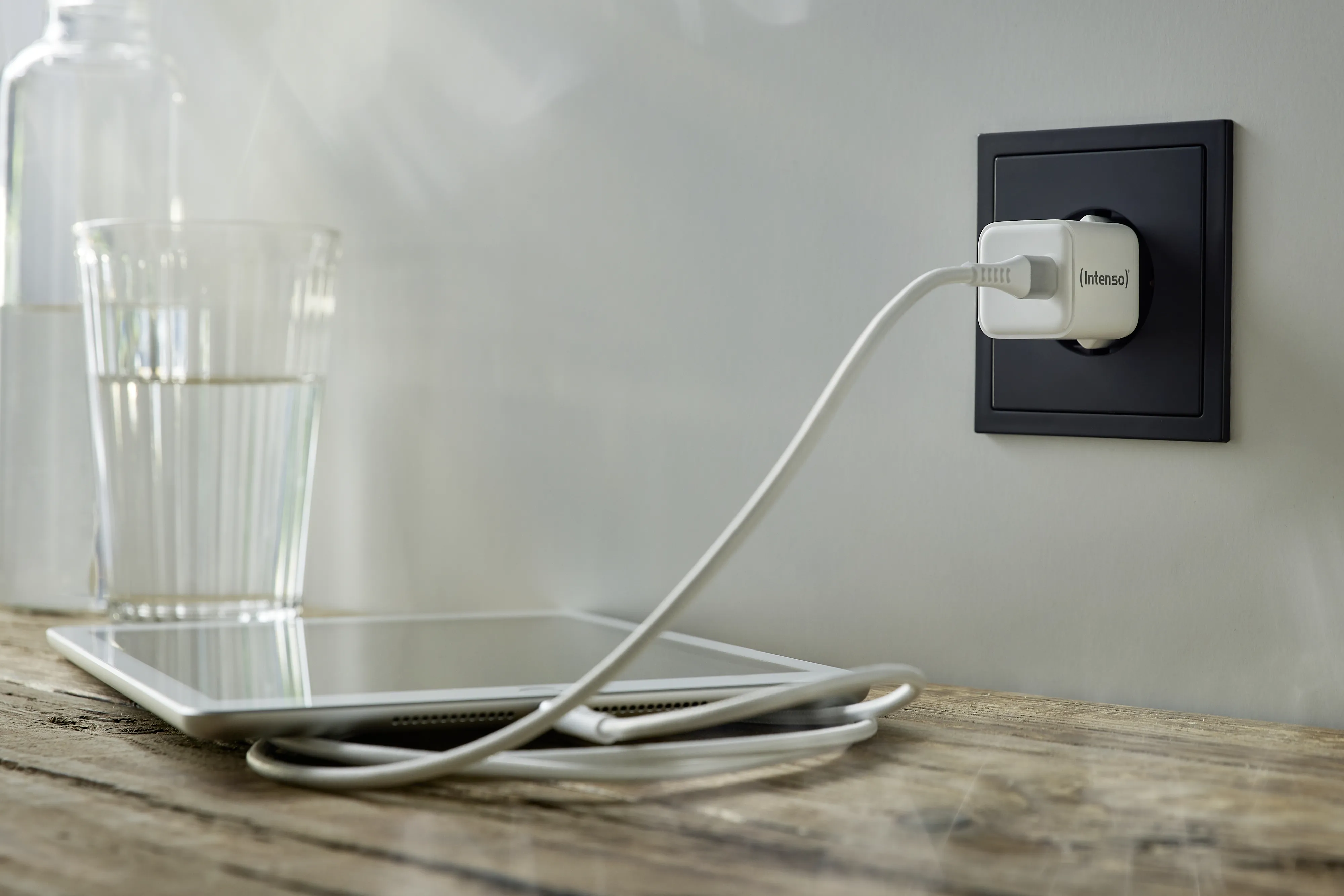 Intenso W30C GaN white - Power Adapter