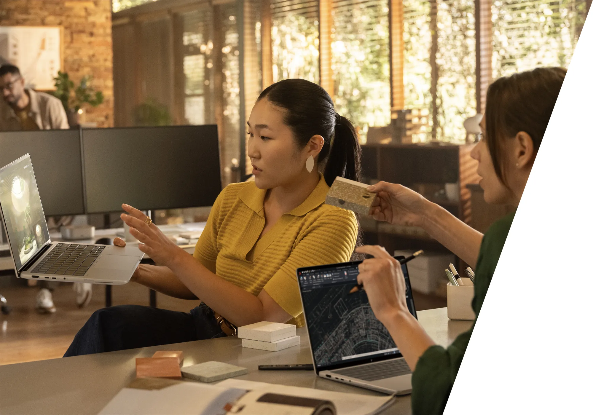 HP ZBook Ultra G1a 14&quot; Ryzen AI Max+ PRO 395, 64 Gt, 2 Tt, Radeon 8060S, Win 11 Pro -kannettava, hopea