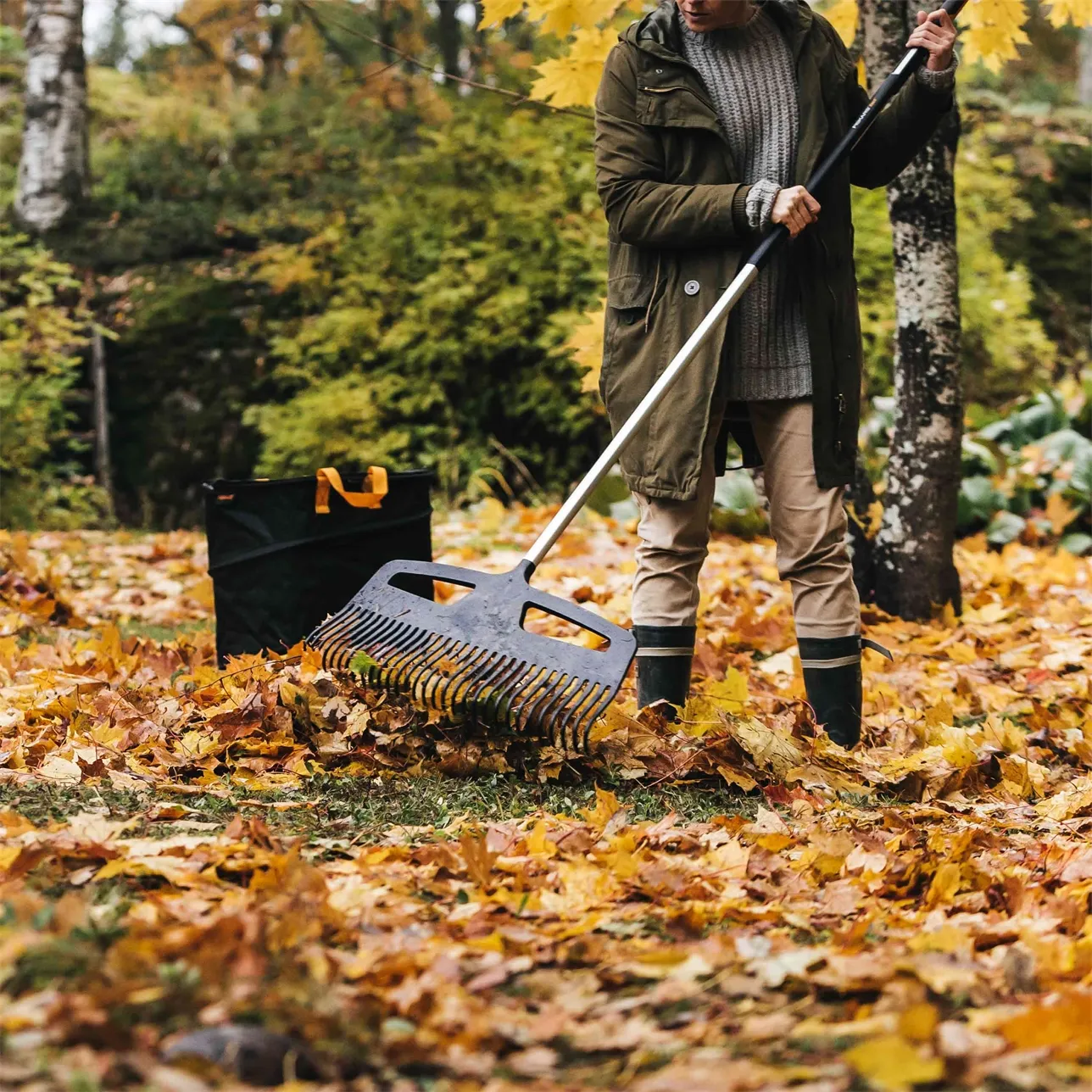 Fiskars Xact - leaf broom XXL