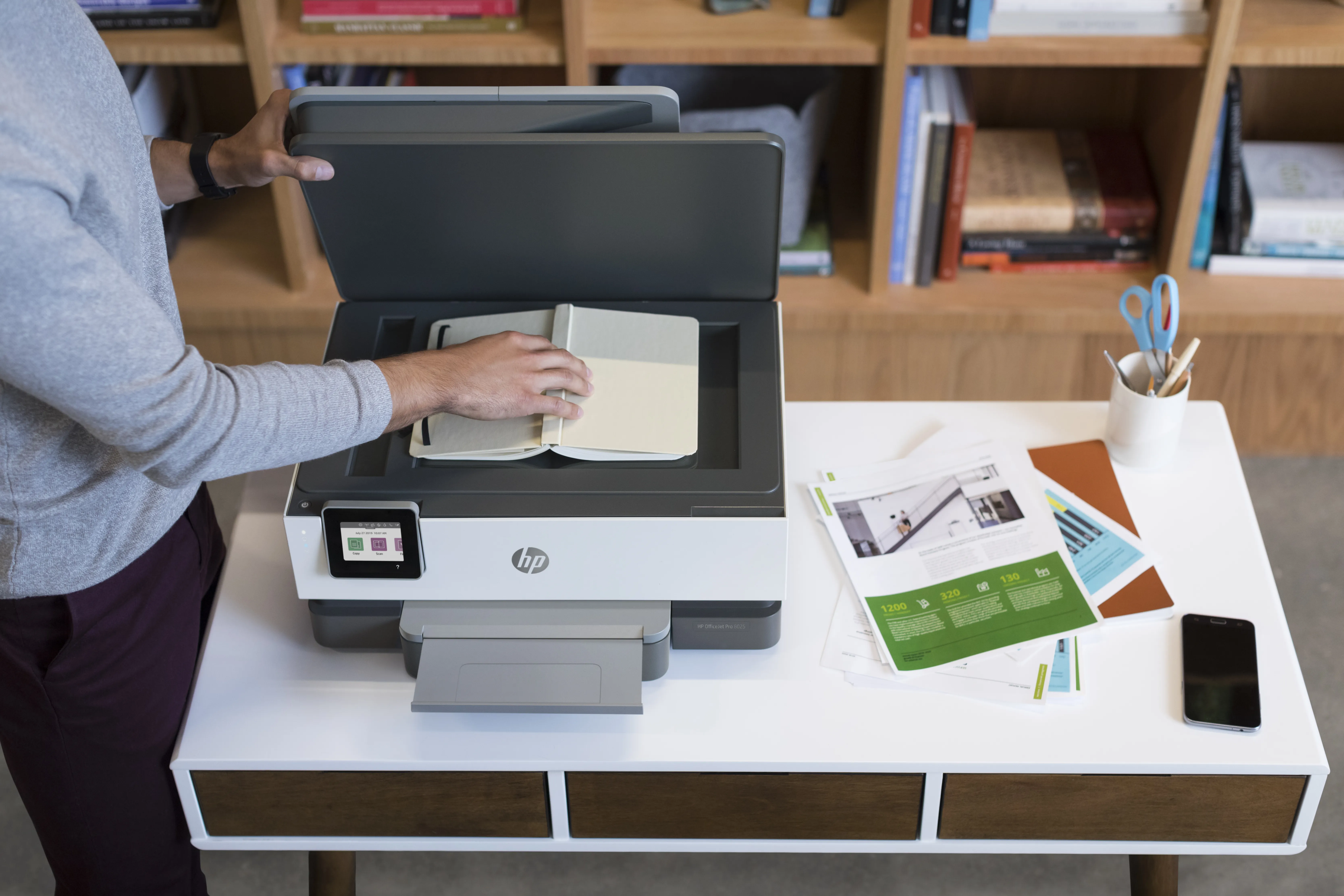 HP Officejet Pro 8022 All-in-One - Monitoimitulostin - v&auml;ri - mustesuihku - 216 x 297 mm (alkuper&auml;inen) - A4/Legal (media) - jopa 29 sivua/min (kopiointi) - jop