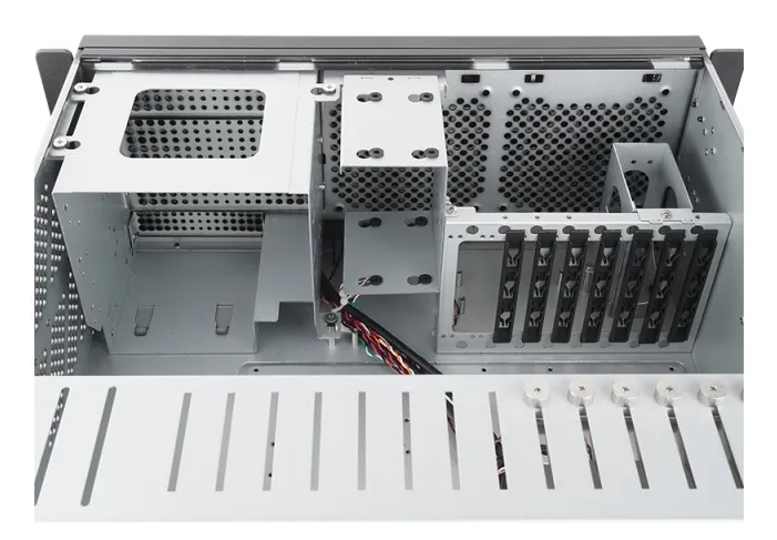 CHIEFTEC UNC-409S-B-OP 19inch 4U case ext. 3x5.25 and 1x3.5 int. 2x3.5 or 3x3.5