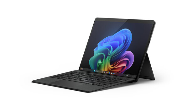 Microsoft Surface Pro Copilot+ PC 13", Snapdragon X Plus, 16/512 GB, Wi-Fi, Win 11 surfplatta, svart