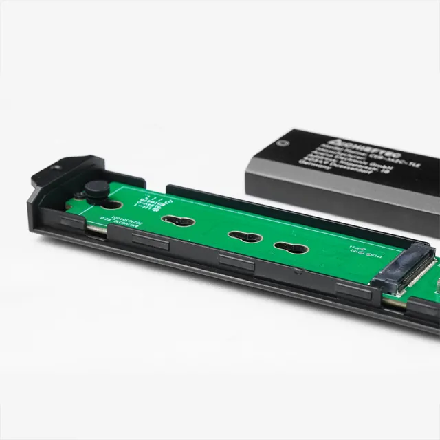 CHIEFTEC M.2 SSD PCI-E NVME SATA Enclosure