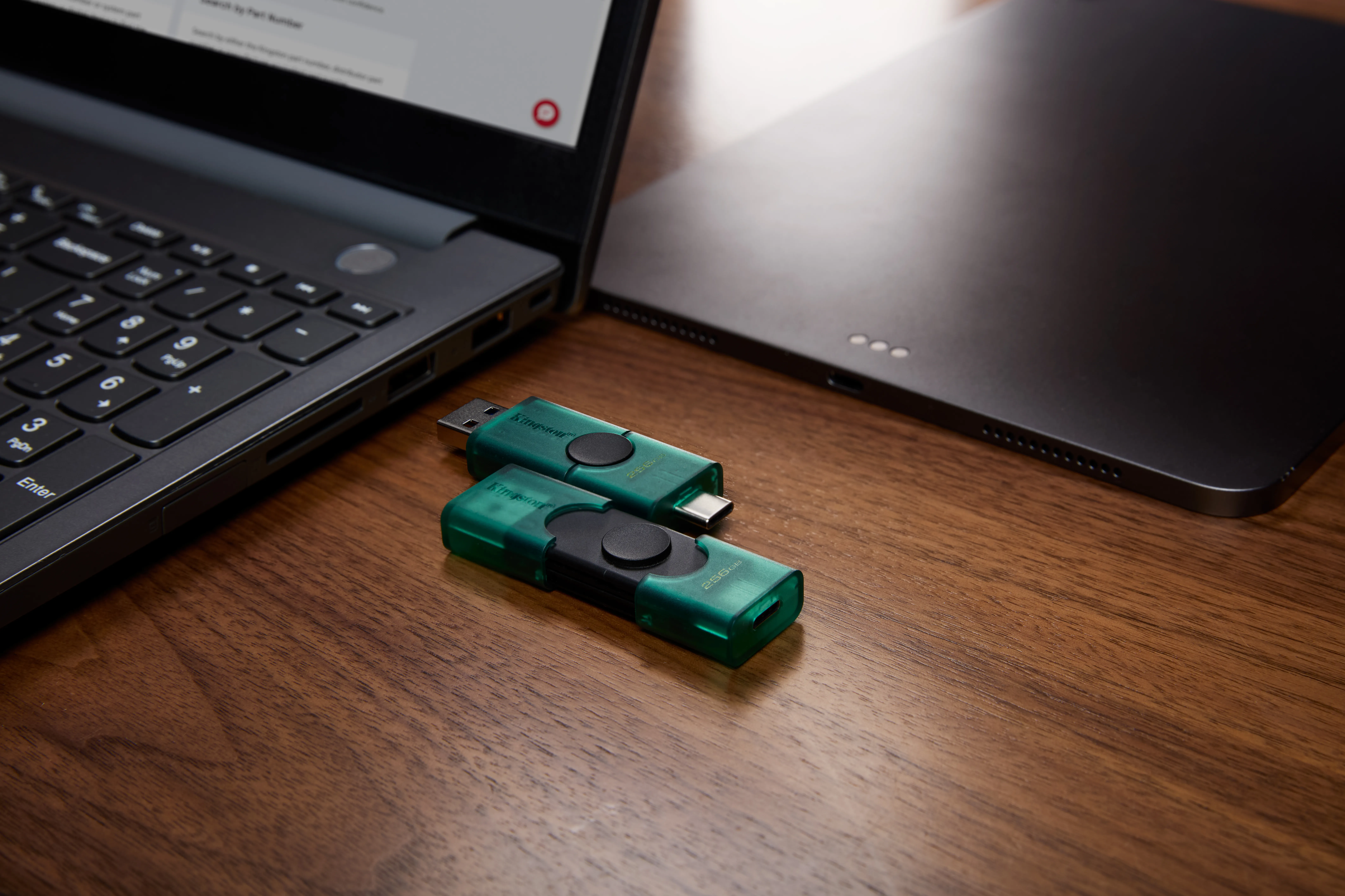 Kingston DataTraveler 128GB USB-A + USB-C 3.2 - minne, Svart, Gr&ouml;n