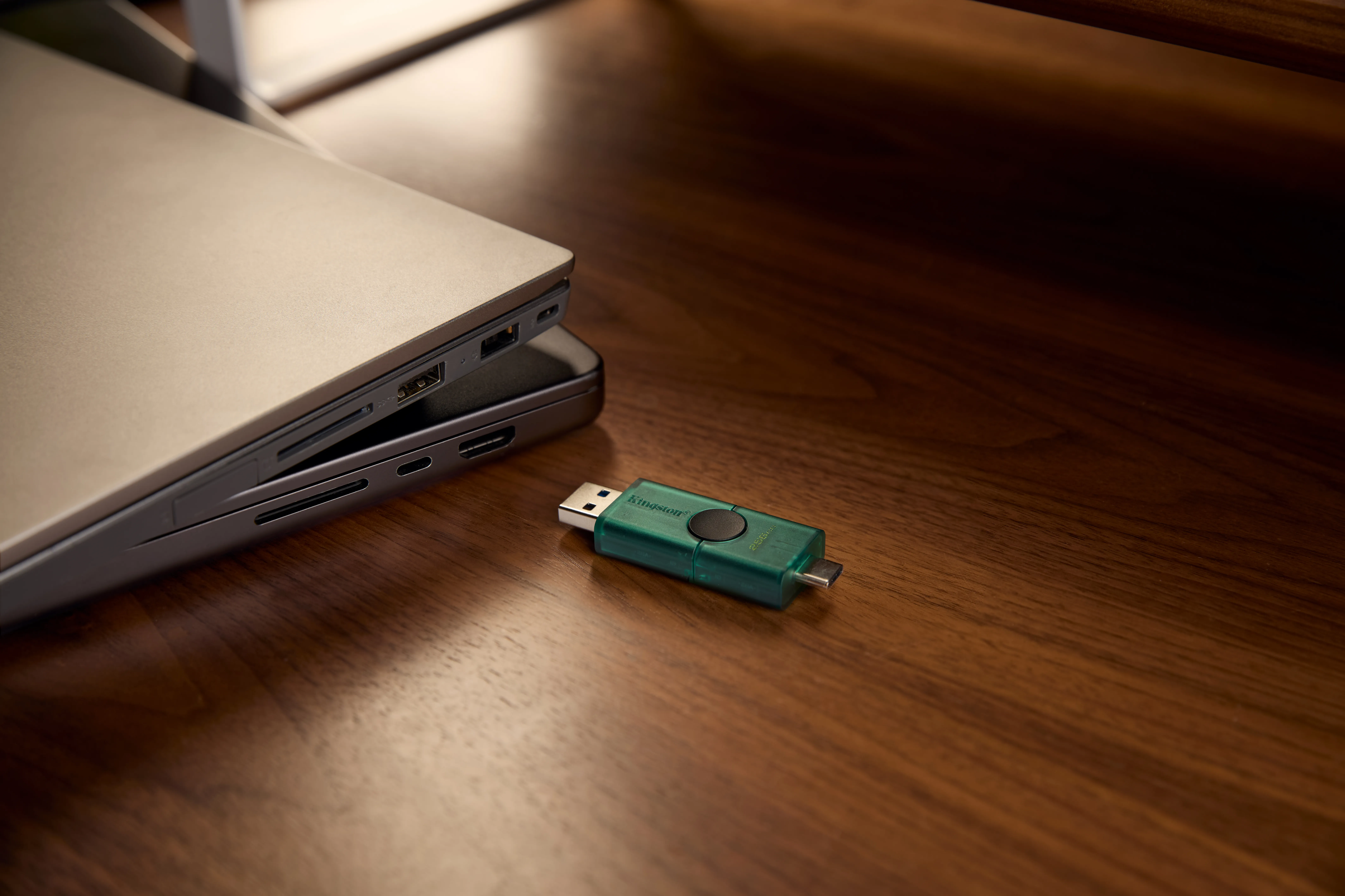 Kingston DataTraveler 128GB USB-A + USB-C 3.2 - minne, Svart, Gr&ouml;n
