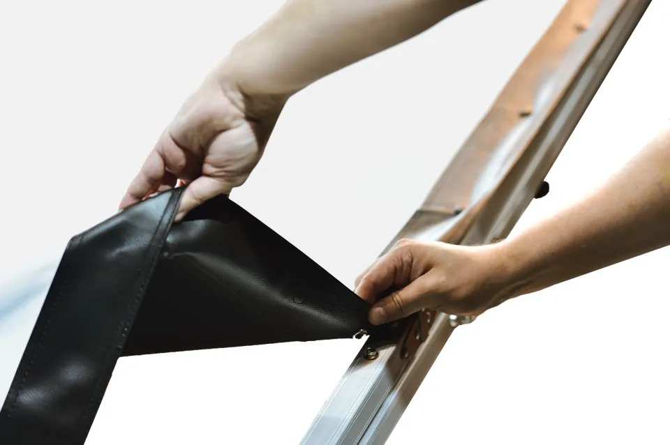 Multibrackets M Fast-fold - Heijastusnäyttö - 120 tuuma (304 cm) - 16:9 - Matte White - musta